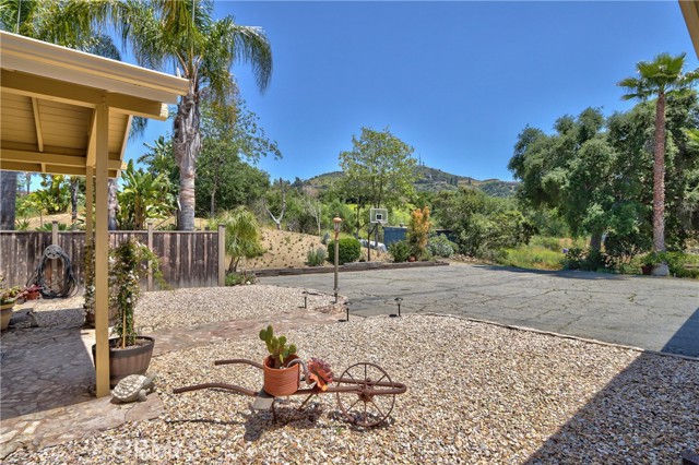 Detail Gallery Image 26 of 31 For 1659 Willow Glen Rd, Fallbrook,  CA 92028 - 3 Beds | 2 Baths