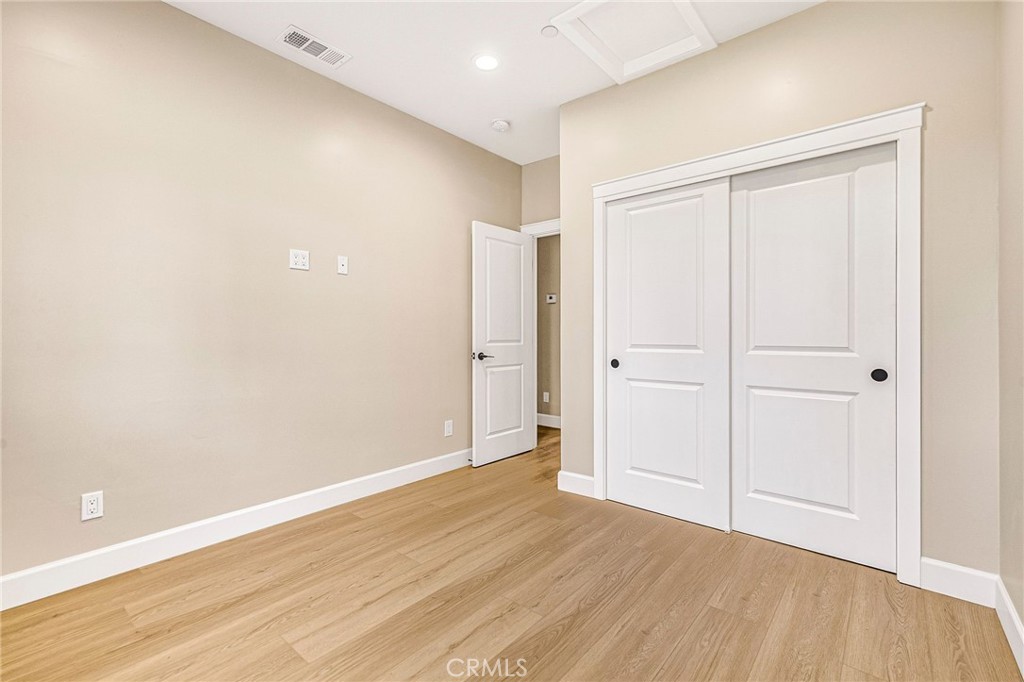 https://media.crmls.org/medias/3e03d1c2-d0a4-4555-99c5-1a4692cd1bed.jpg?preset=X-Large