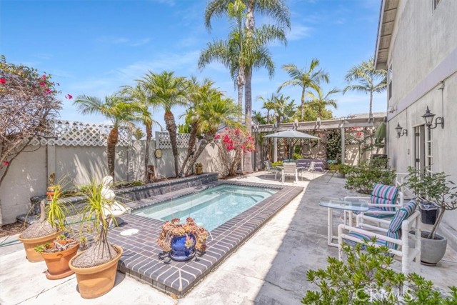 Detail Gallery Image 31 of 42 For 17182 Hillside Cir, Huntington Beach,  CA 92649 - 5 Beds | 4/1 Baths