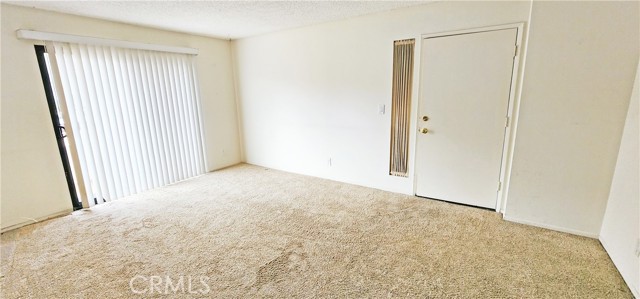 Detail Gallery Image 4 of 9 For 18085 Sundowner Way, Canyon Country,  CA 91387 - 2 Beds | 2 Baths