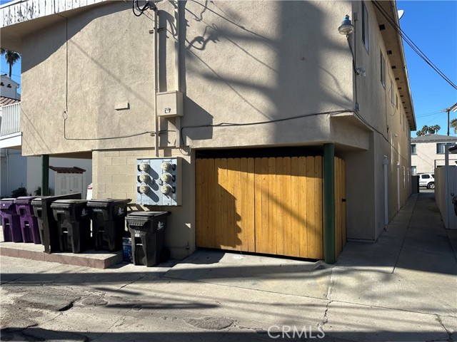 24 Roswell Avenue, Long Beach CA: https://media.crmls.org/medias/3e04c20b-1682-4ae8-9f8f-5893fcfb34b6.jpg