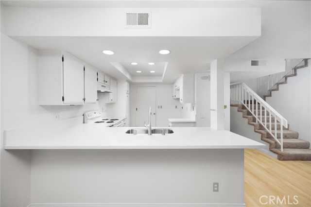 285 Calle Cuervo, San Clemente CA: https://media.crmls.org/medias/3e04c247-d81d-4070-a562-2df7d44cf0e1.jpg