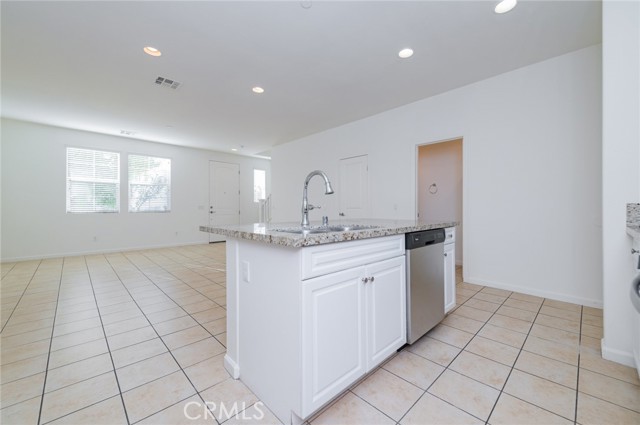 Detail Gallery Image 12 of 42 For 3076 E via Rosso, Ontario,  CA 91764 - 3 Beds | 2 Baths