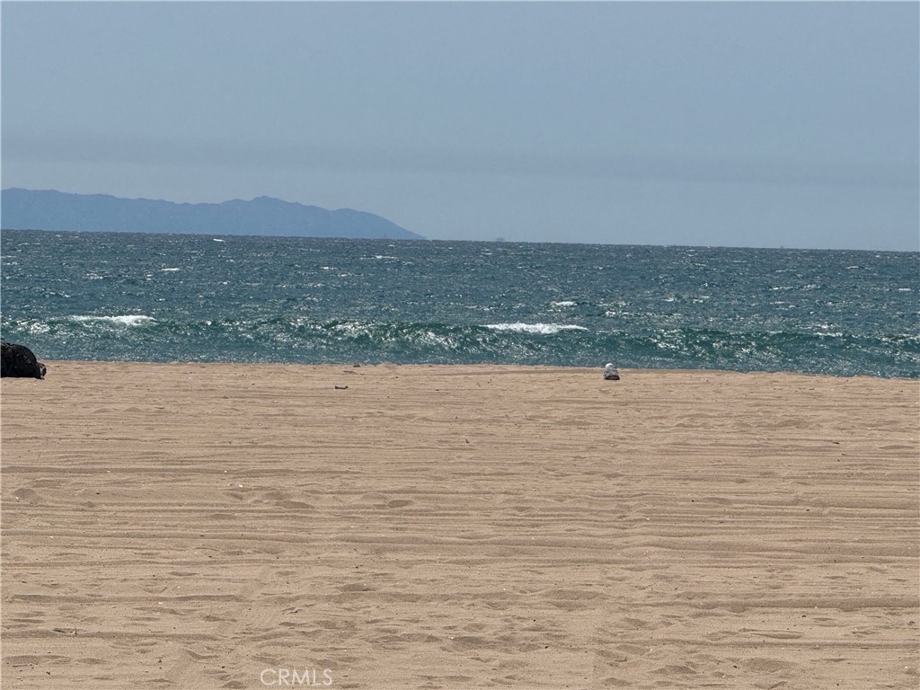 https://media.crmls.org/medias/3e04f4b5-5ac5-49e7-8c99-a2a8a4942d08.jpg?preset=X-Large