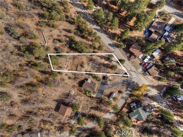 Detail Gallery Image 9 of 24 For 1115 Fawnskin Dr, Fawnskin,  CA 92333 - – Beds | – Baths