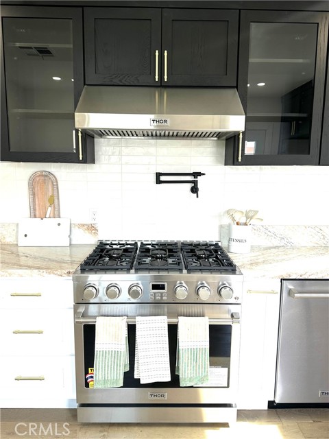 16913 Covello Street, Van Nuys CA: https://media.crmls.org/medias/3e0670aa-b29a-4133-a444-fddcd1f4bfc0.jpg