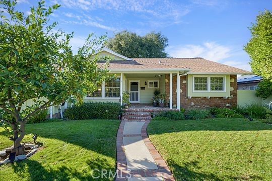 Front view with fruit tree