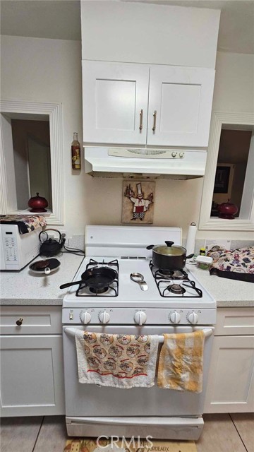929 E Elizabeth Street, Barstow CA: https://media.crmls.org/medias/3e077a12-7fde-4a35-a35d-907144f5b851.jpg