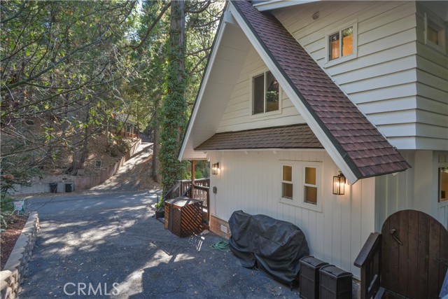 Detail Gallery Image 35 of 37 For 27942 Rainbow Dr, Lake Arrowhead,  CA 92352 - 3 Beds | 3/1 Baths