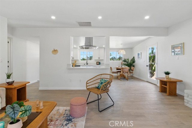 Detail Gallery Image 6 of 11 For 7686 Deer Trl, Yucca Valley,  CA 92284 - 3 Beds | 2 Baths