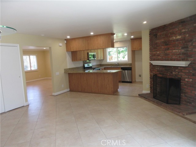 Detail Gallery Image 7 of 32 For 18330 Blackhawk St, Porter Ranch,  CA 91326 - 3 Beds | 3 Baths
