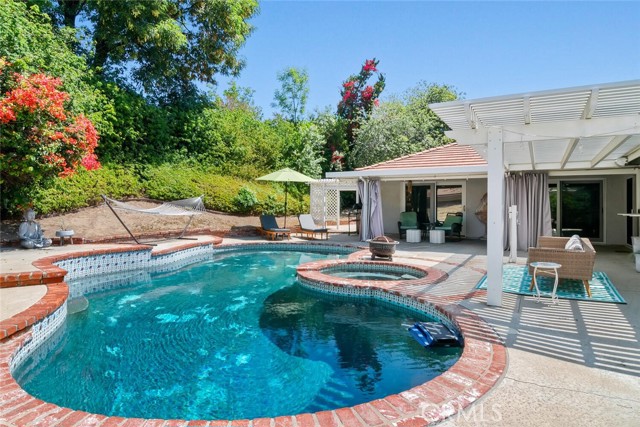 20451 Bermuda Street, Chatsworth CA: https://media.crmls.org/medias/3e099de1-19b7-4f8a-803a-e0ee3bd61612.jpg