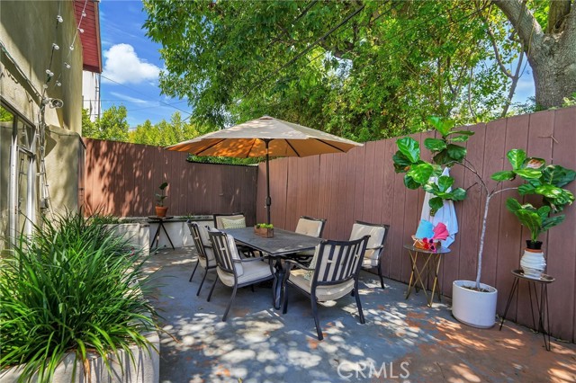 Detail Gallery Image 7 of 25 For 4268 Troost, Studio City,  CA 91604 - 2 Beds | 2 Baths