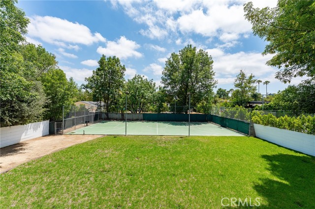 22904 Calvert Street, Woodland Hills CA: https://media.crmls.org/medias/3e0a1389-8efb-4c79-8e8a-b1eeaf717709.jpg