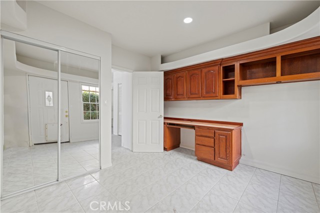 22557 Fenwall Drive, Saugus CA: https://media.crmls.org/medias/3e0a1471-a0c1-40a2-a0d7-d022ca7a3f0d.jpg