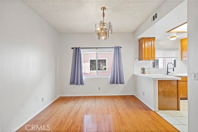 Detail Gallery Image 8 of 36 For 1505 S Atlantic #E,  Alhambra,  CA 91803 - 2 Beds | 2/1 Baths