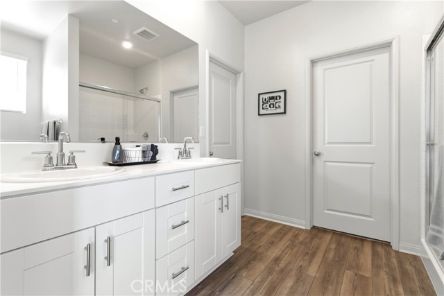 Image 38 of 50 For 15594 Raptor