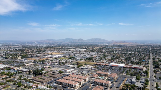 424 E Victoria Street, Rialto CA: https://media.crmls.org/medias/3e0c2721-8e3d-4626-b572-33b2f9944591.jpg