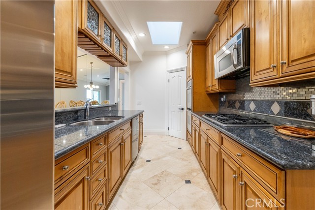 1516 Pacific Coast, Huntington Beach CA: https://media.crmls.org/medias/3e0c3423-9bed-47d9-8fe8-b884ffddc5ad.jpg