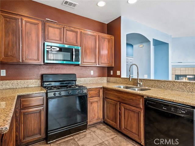 Detail Gallery Image 11 of 45 For 14400 Jeremiah, Adelanto,  CA 92301 - 5 Beds | 2 Baths