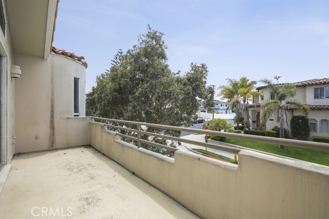 Detail Gallery Image 37 of 40 For 1702 N Meadows Ave, Manhattan Beach,  CA 90266 - 3 Beds | 2/1 Baths