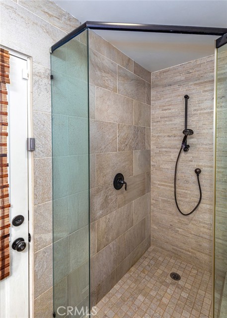1006 W Dorothy Drive, Brea CA: https://media.crmls.org/medias/3e0d2756-7ccd-4f9d-a0b0-446f20b73a36.jpg