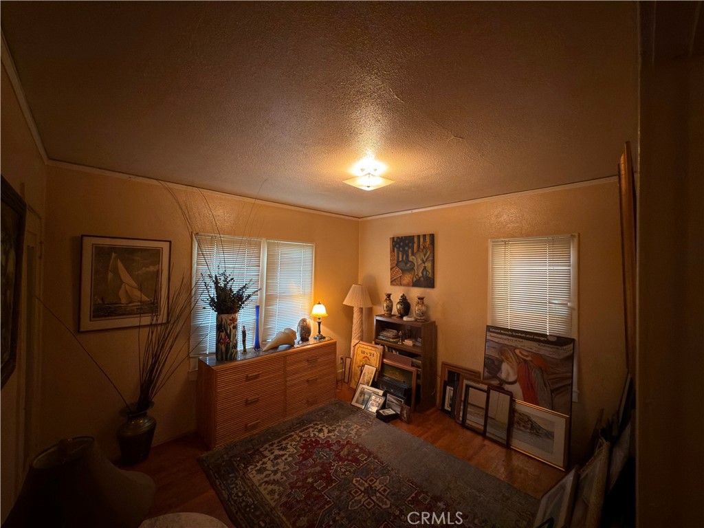 https://media.crmls.org/medias/3e0d86b8-bb0d-42f0-8a8d-7281309153fa.jpg?preset=X-Large