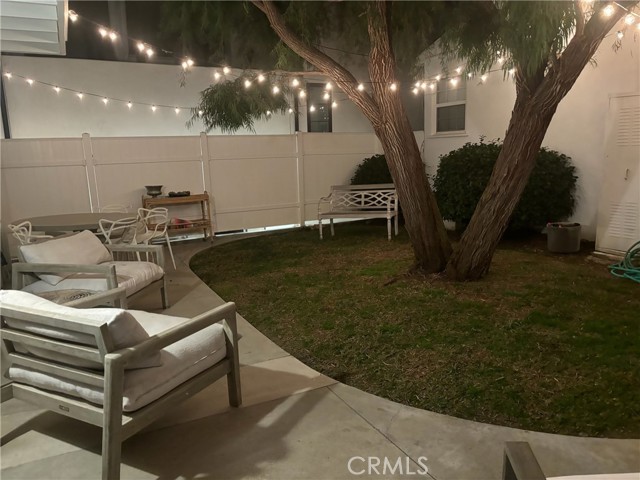 Detail Gallery Image 3 of 17 For 406 .5 Heliotrope Ave #B,  Corona Del Mar,  CA 92625 - 2 Beds | 2 Baths