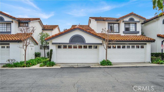 Detail Gallery Image 2 of 40 For 4790 Gondola, Oak Park,  CA 91377 - 2 Beds | 2/1 Baths