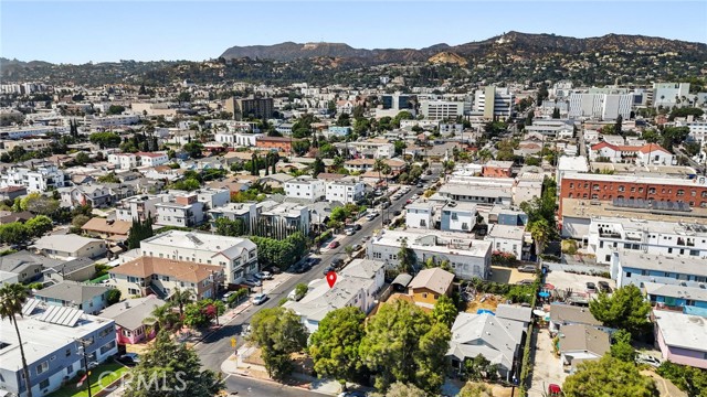 1200 N Kenmore Avenue, Los Angeles CA: https://media.crmls.org/medias/3e0eb79d-2a2d-439e-8c2f-07c7bd797e46.jpg