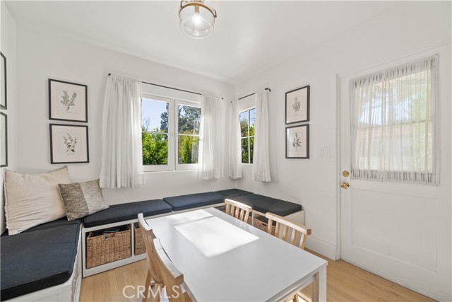 743 Harvard Avenue, Claremont CA: https://media.crmls.org/medias/3e0f7529-beb8-4b49-a4a3-7033f7a4f903.jpg