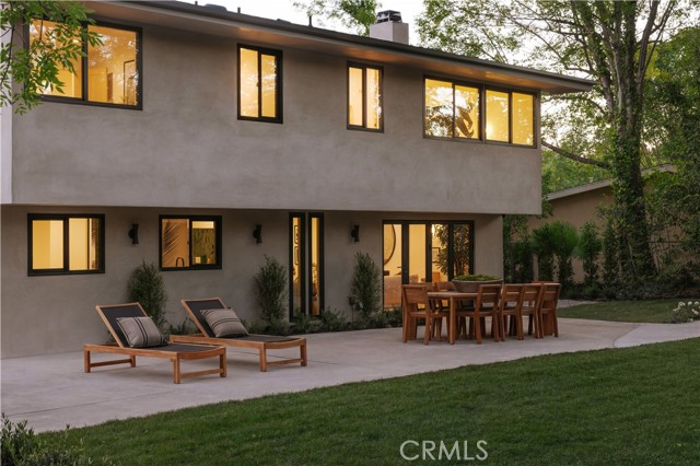 Detail Gallery Image 35 of 37 For 5557 Franrivers Ave, Woodland Hills,  CA 91367 - 4 Beds | 2/1 Baths