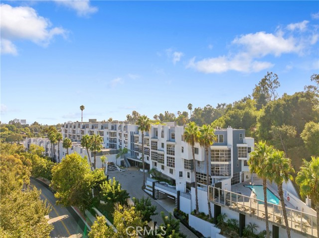 171 N Church Lane, Los Angeles CA: https://media.crmls.org/medias/3e0fdf56-d745-4610-a617-e144e6e36d02.jpg