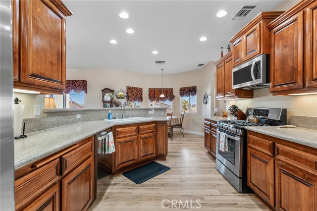 Detail Gallery Image 22 of 74 For 58598 Santa Maria Dr, Yucca Valley,  CA 92284 - 4 Beds | 3 Baths