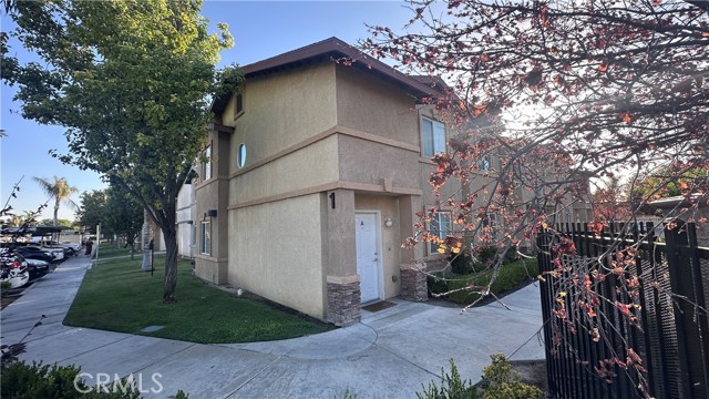 600 Hosking Avenue, Bakersfield CA: https://media.crmls.org/medias/3e1104c4-5bfd-4beb-8220-e164cee5d0f9.jpg