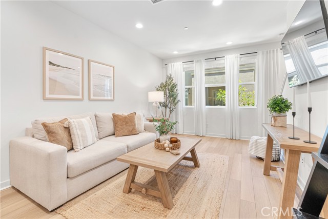 59 Sanctuary Lane, Mission Viejo CA: https://media.crmls.org/medias/3e11477d-385f-4846-99b9-472740f964e4.jpg