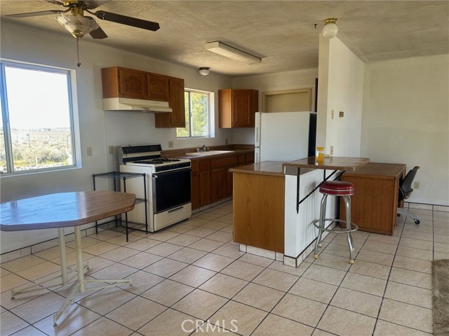 9772 Alamo, Lucerne Valley CA: https://media.crmls.org/medias/3e114f60-f436-48e2-9e80-9b5d81bc6014.jpg