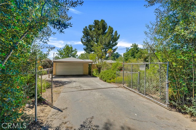 Detail Gallery Image 2 of 37 For 21724 Chatsworth St, Chatsworth,  CA 91311 - 3 Beds | 2 Baths