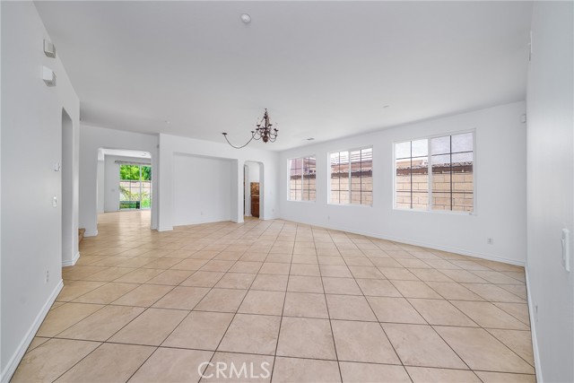 5662 Galasso Avenue, Fontana CA: https://media.crmls.org/medias/3e126983-d5a7-488d-8c7a-83823fb7657b.jpg
