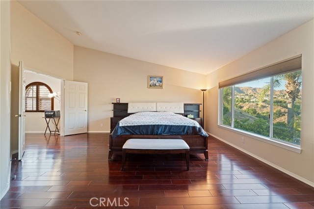 11648 Mariposa Bay Lane, Porter Ranch CA: https://media.crmls.org/medias/3e1343f8-39b0-40e7-aea2-f7abc4edcd3d.jpg