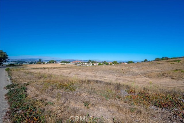 1685 Scenic View Way, Nipomo CA: https://media.crmls.org/medias/3e1381b8-4b55-48eb-bcf4-1bc78a3f0837.jpg