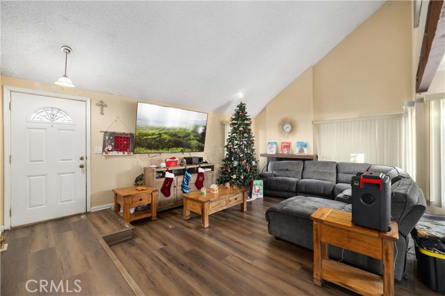 44627 11th E, Lancaster CA: https://media.crmls.org/medias/3e14f29c-757c-48d6-a144-a68660436448.jpg