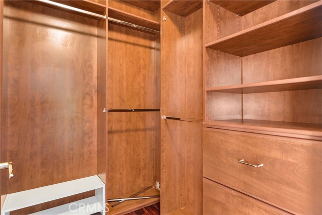 Detail Gallery Image 16 of 26 For 5111 Rubio Ave, Encino,  CA 91436 - 3 Beds | 3 Baths