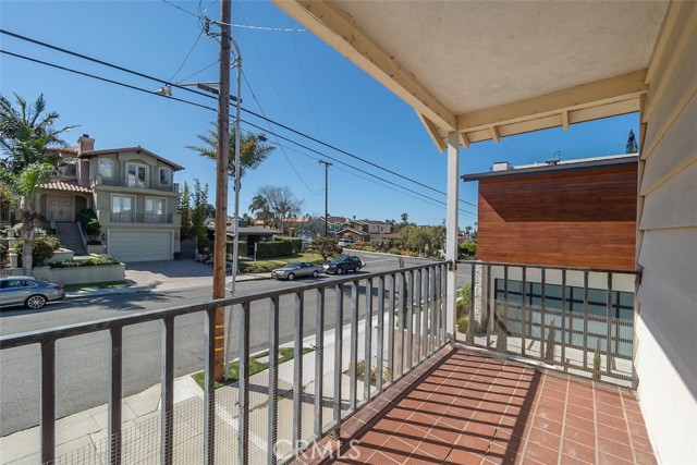 805 Pearl Street, Redondo Beach, California 90277, 3 Bedrooms Bedrooms, ,1 BathroomBathrooms,Residential,Sold,Pearl,SB22039514