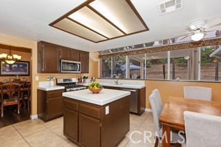 Detail Gallery Image 9 of 32 For 29072 Water St, Highland,  CA 92346 - 4 Beds | 2/1 Baths