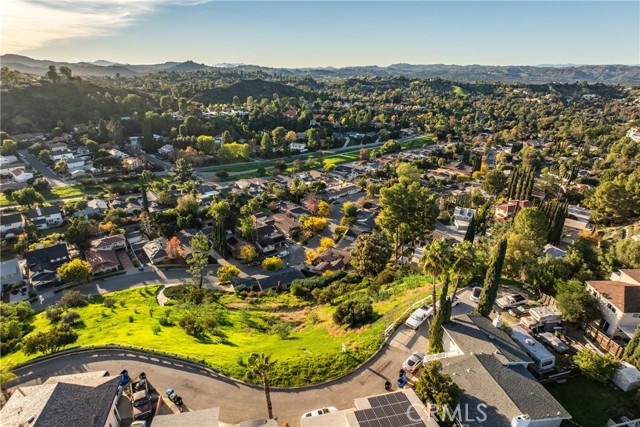 Detail Gallery Image 8 of 19 For 34 Torreon Dr, Woodland Hills,  CA 91364 - – Beds | – Baths