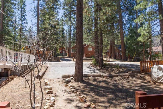 Detail Gallery Image 3 of 20 For 42554 Cedar Ave, Big Bear Lake,  CA 92315 - 2 Beds | 1 Baths