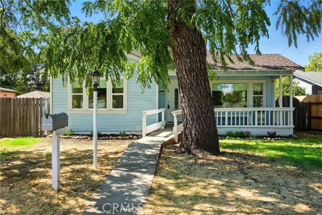 Detail Gallery Image 8 of 24 For 324 W 16th St, Chico,  CA 95928 - 3 Beds | 2 Baths
