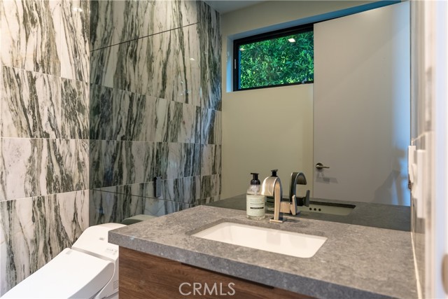 1947 Glencoe Way, Los Angeles CA: https://media.crmls.org/medias/3e177b15-e870-43c5-9ba1-379ddc48d40f.jpg