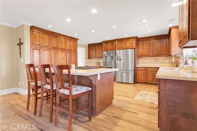 Detail Gallery Image 12 of 60 For 13880 Driftwood Dr, Victorville,  CA 92395 - 4 Beds | 3 Baths